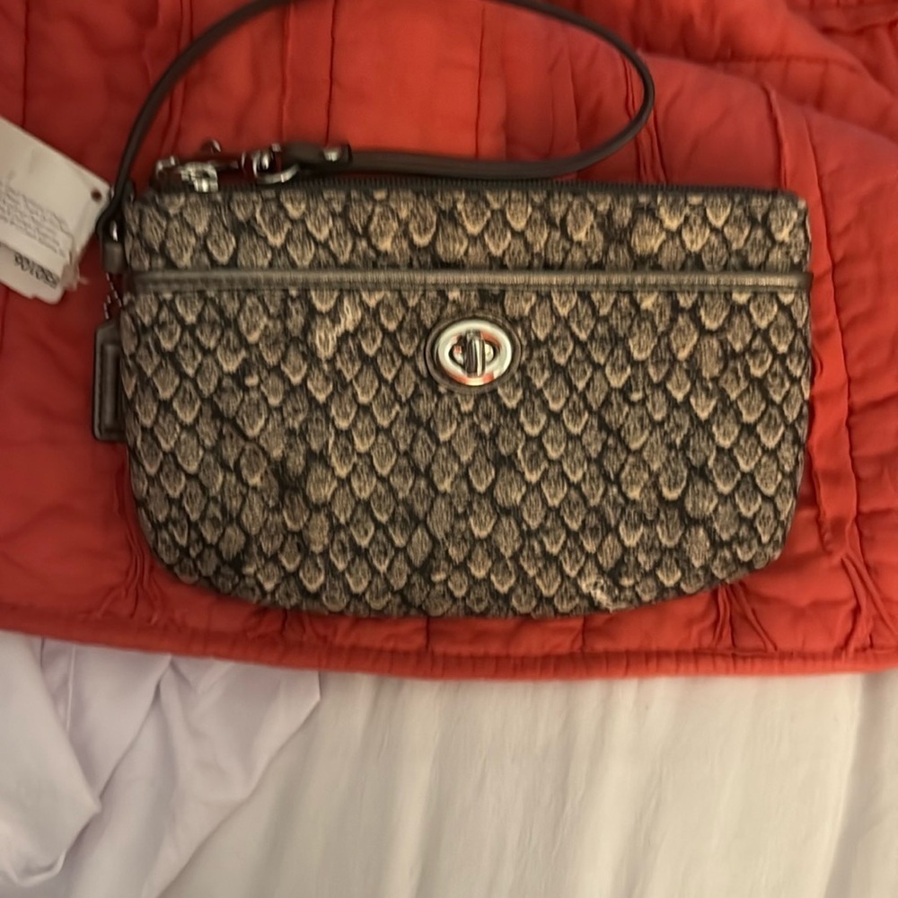 Coach Snake Print Med Wristlet Gunmetal/Silver F50106 NWT